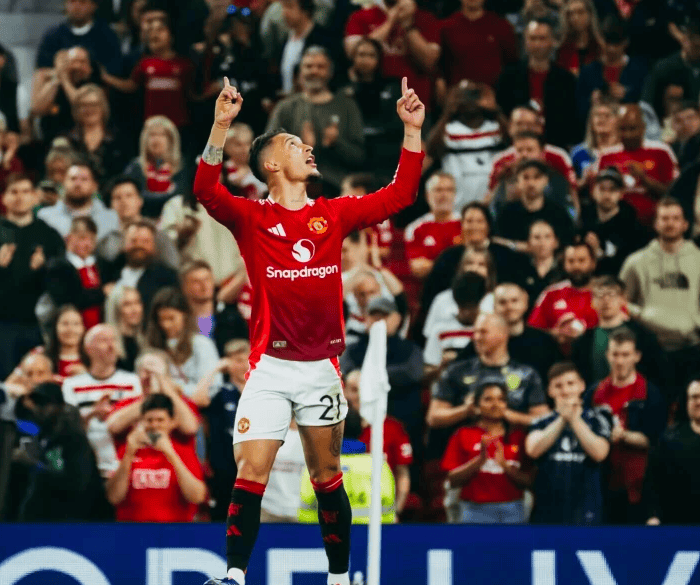 关于曼联告负出局,欧冠急塌英勇无用的信息 关于曼联告负出局,欧冠急塌英勇无用的信息